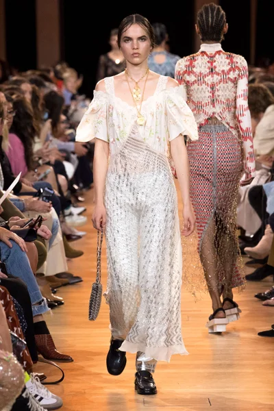 Look 30